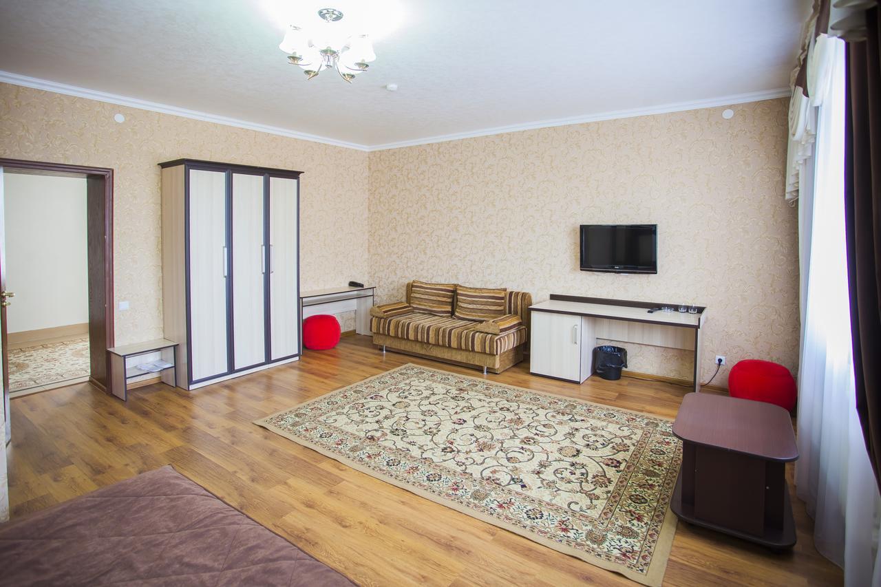 Jumbaktas Borovoe Hotel מראה חיצוני תמונה
